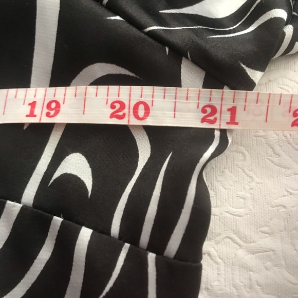 Zoe and Skye Women’s Tunic - Picture 6 of 8